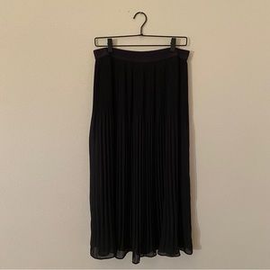 H&M - Pleated Pull-On Maxi Skirt